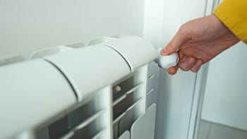Domácnosti zasáhne další zdražování. Více zaplatí za vytápění, porostou ceny u benzinek  